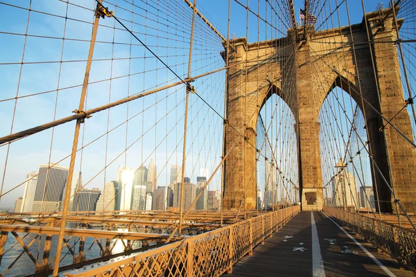 Brooklyn Bridge ved soloppgang, New York City – stockfoto