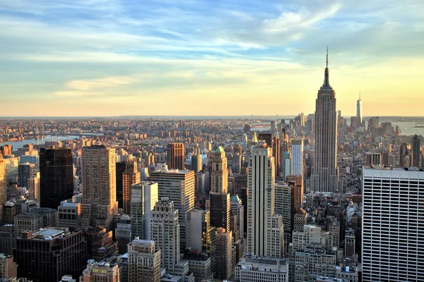 New York City Midtown con Empire State Building al tramonto Foto Stock