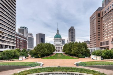 St. Louis Şehir Merkezi Gateway Arch Ulusal Parkı 'ndan Bulutlu Gün, Missouri, ABD