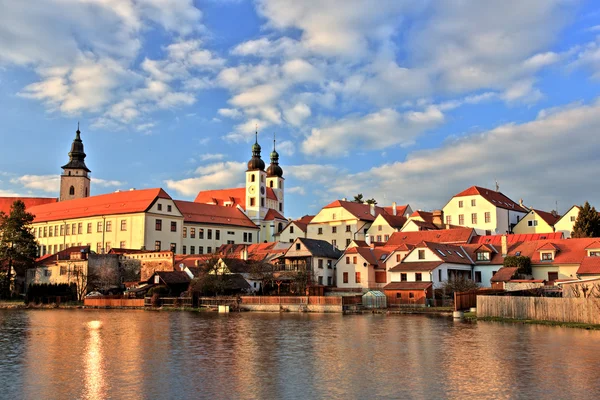 Cidade de Telc ao pôr do sol, República Checa, UNESCO — Fotografia de Stock