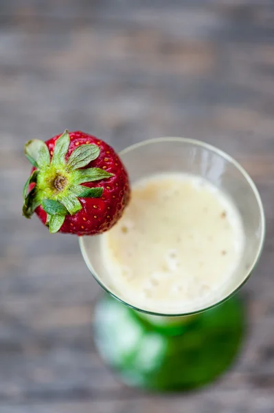 Buah smoothie dalam gelas — Stok Foto