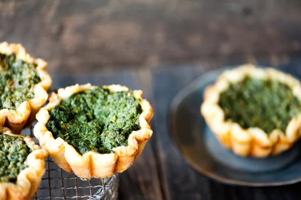 Mini torta de espinafre — Fotografia de Stock