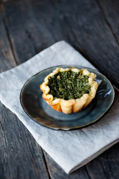 Mini torta de espinafre — Fotografia de Stock