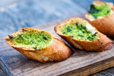 taze sarımsak ekmek