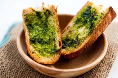 taze sarımsak ekmek