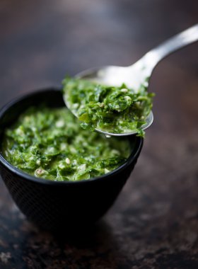 Ev yapımı pesto