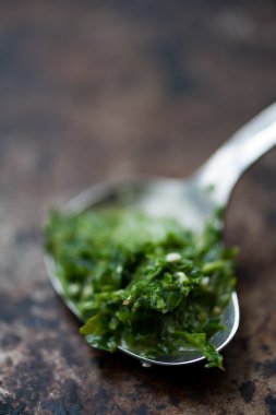 Ev yapımı pesto