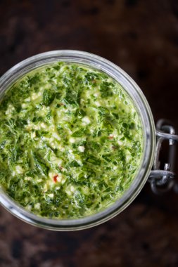 Ev yapımı pesto
