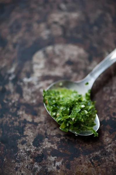 Ev yapımı pesto