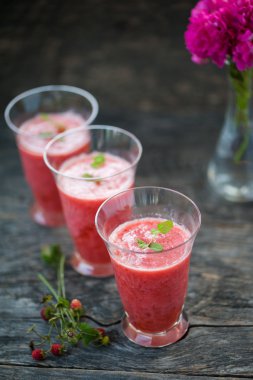 Ev yapımı meyve suyu