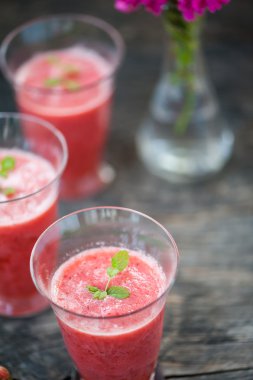 Ev yapımı meyve suyu