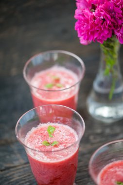 Ev yapımı meyve suyu