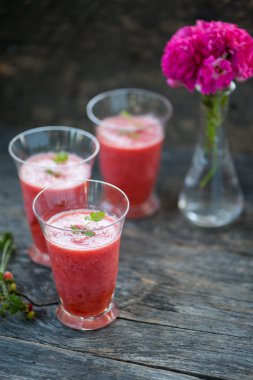 Ev yapımı meyve suyu