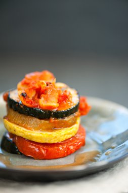 Küçük tabak zekâ ratatouile