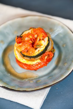 Küçük tabak zekâ ratatouile