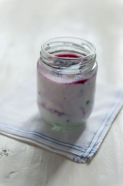 Yoghurt med blåbär — Stockfoto