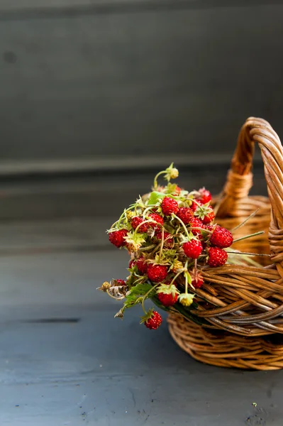 Wild strawberries in a basket — Stock Photo, Image