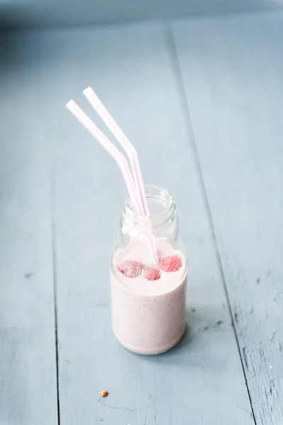 Hallon milkshake — Stockfoto