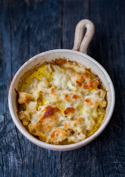 Cavolfiore al forno con formaggio e uova — Foto Stock