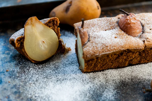 Tårta med päron och strösocker — Stockfoto