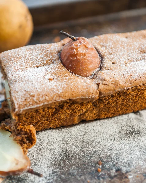 Cake met peren en basterdsuiker — Stockfoto