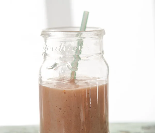Berry smoothie dalam gelas kecil — Stok Foto