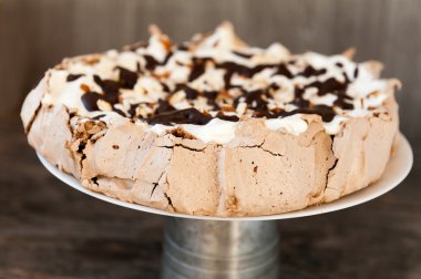 Çikolatalı pavlova kek