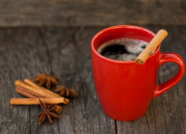 Chocolate quente em uma caneca — Fotografia de Stock