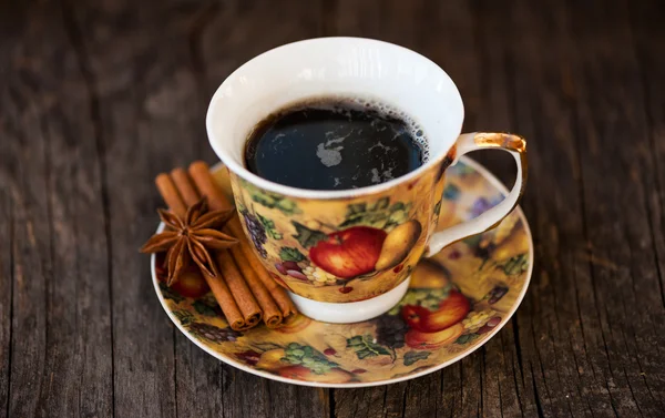 Chocolate quente em uma caneca — Fotografia de Stock