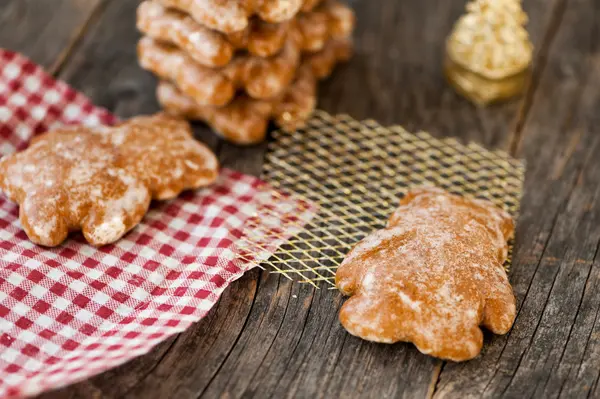 Ginger bread in the shape of a bear — Stock Photo, Image