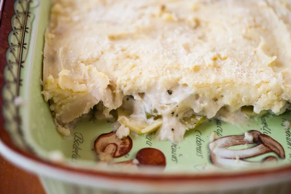 Gebakken aardappelen met kaas en broccoli — Stockfoto