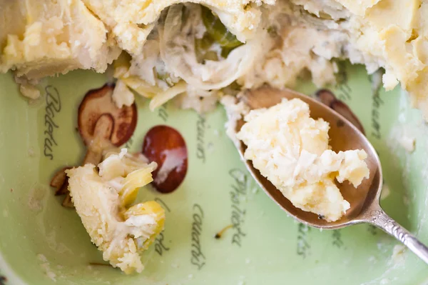 Запеченный картофель с сыром и брокколи — стоковое фото