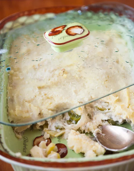 Gebakken aardappelen met kaas en broccoli — Stockfoto