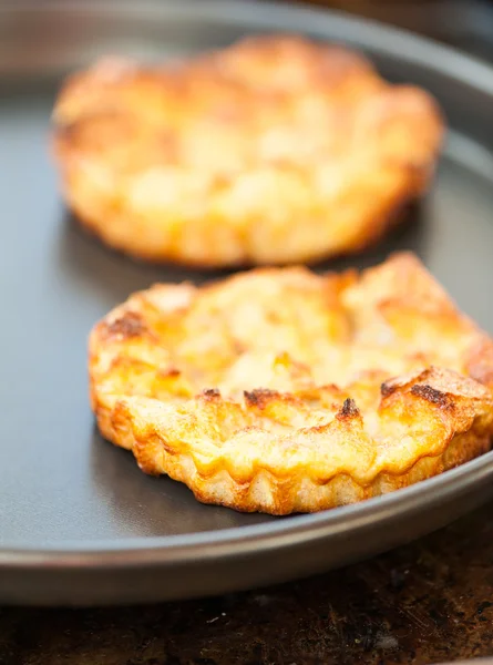 Ofen gebackener französischer Toast mit Ahornsirup — Stockfoto