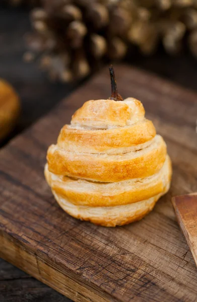 クリスマスの焼き菓子の梨 — ストック写真