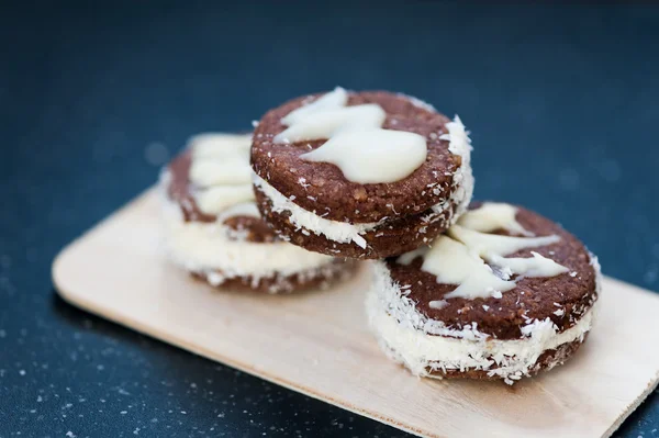 Galletas sándwich con chocolate paraNavidad — Foto de Stock