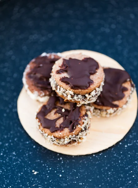 Biscuits sandwich au chocolat pour Noël — Photo