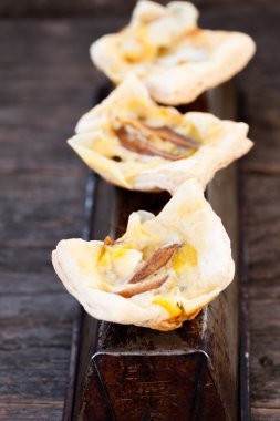 Armut ve mavi peynir ile Mini turta