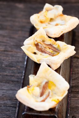 Armut ve mavi peynir ile Mini turta