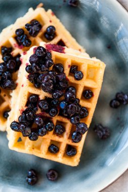 Yaban mersini ile Waffel