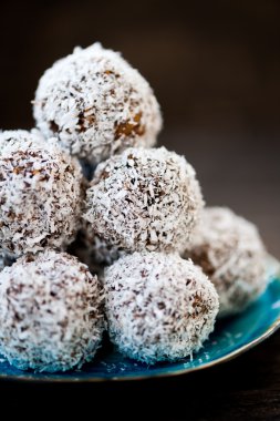 Çiğ çikolata truffles