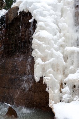 Donmuş şelale ayrıntılarını