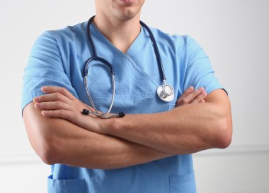 Adam doktor stetoskop ile closeup