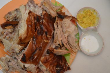 Bir kase domuz rostosu