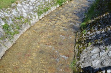 Küçük düzenlenmiş creek