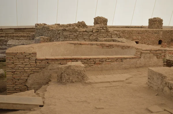 Ruinas de los antiguos baños romanos Imágenes de stock libres de derechos