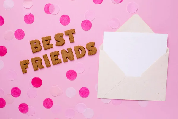 Cartas Galletas Best Friends Con Tarjeta Confeti Sobre Fondo Rosa —  Fotos de Stock