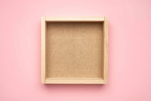 Una Caja Madera Vacía Aislada Sobre Fondo Rosa Pastel Vista —  Fotos de Stock