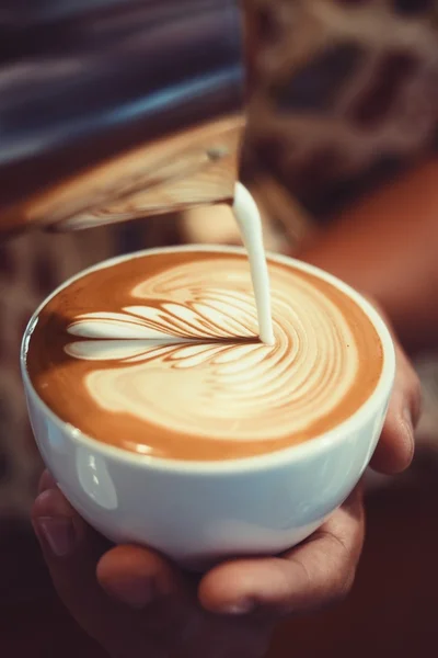 Kaffe latte art i kafé — Stockfoto