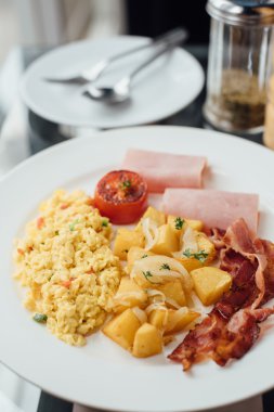 Kahvaltı yemeği ayarla